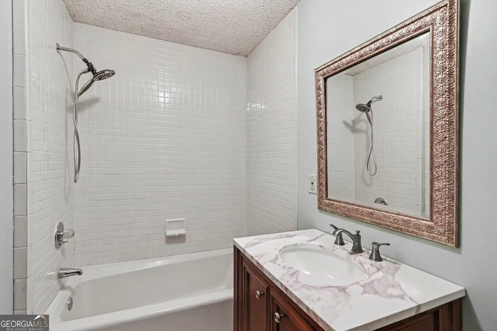 25 Woodall RD SE White, GA 30184