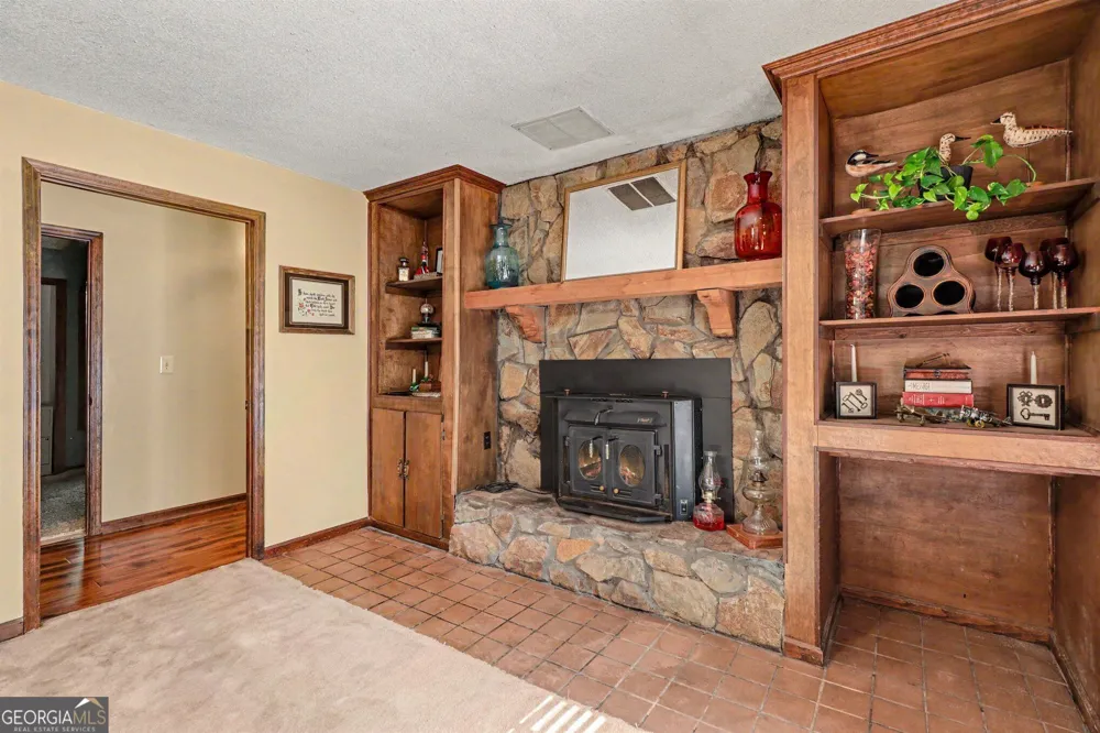 25 Woodall RD SE White, GA 30184