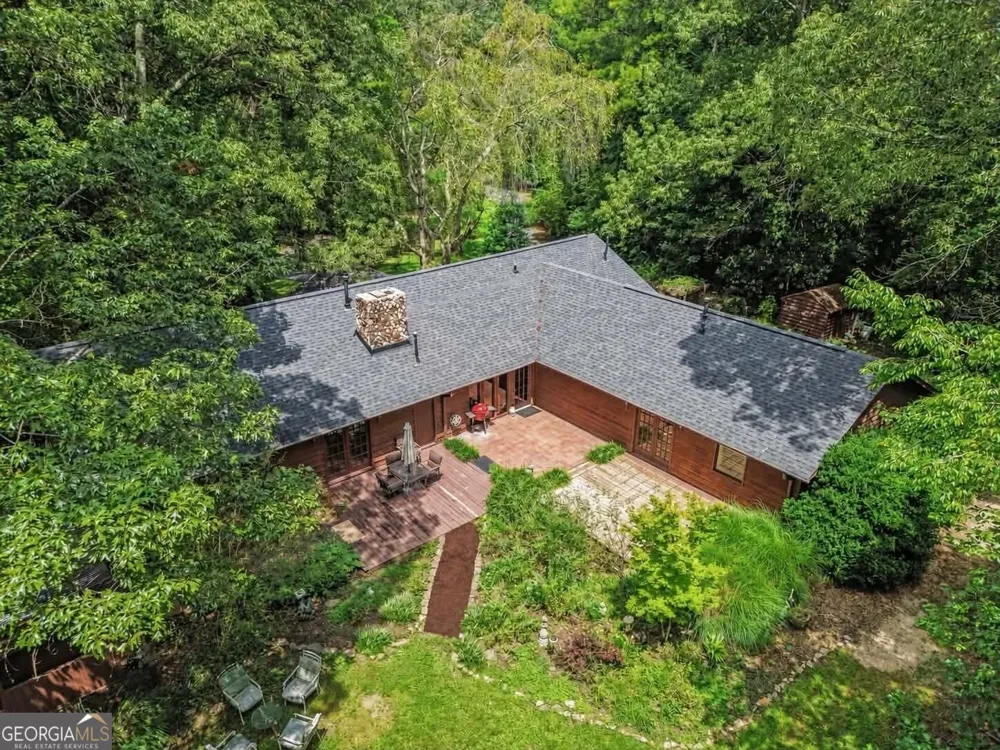 25 Woodall RD SE White, GA 30184