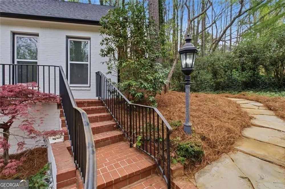 7170 Riverside DR NW Atlanta, GA 30328