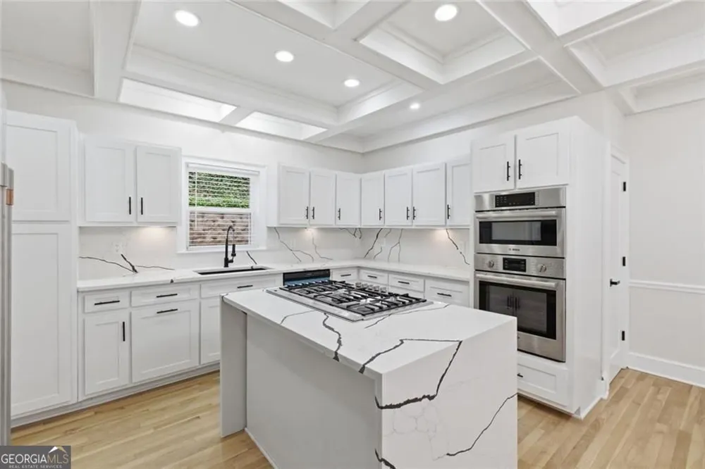 7170 Riverside DR NW Atlanta, GA 30328