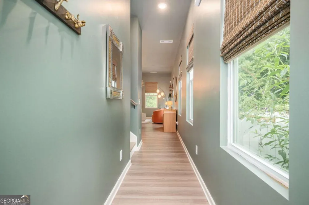 645 Everett LN Woodstock, GA 30188