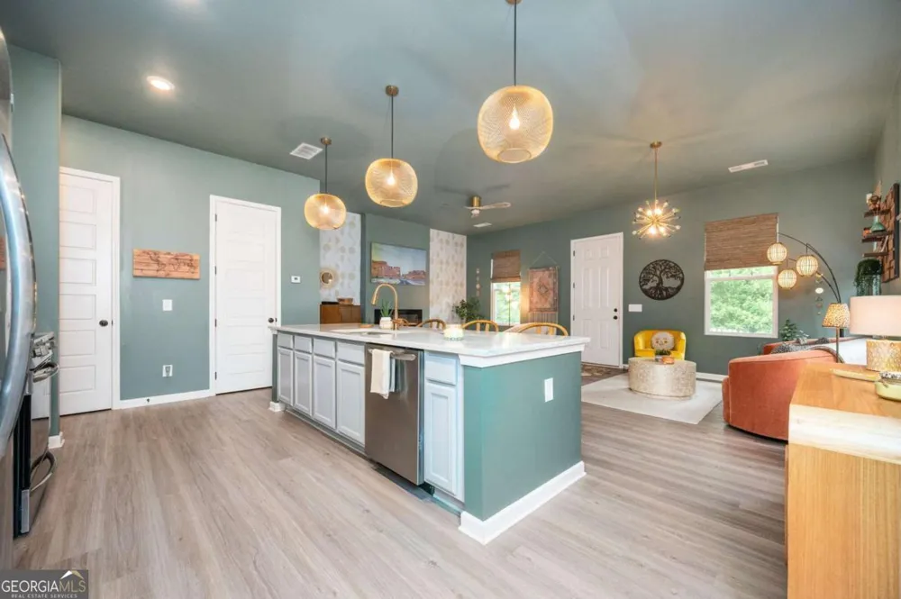645 Everett LN Woodstock, GA 30188