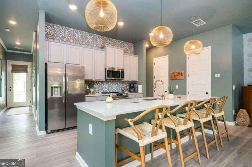 645 Everett LN Woodstock, GA 30188