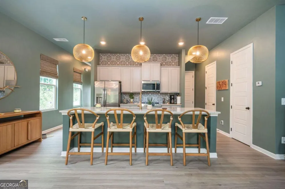 645 Everett LN Woodstock, GA 30188