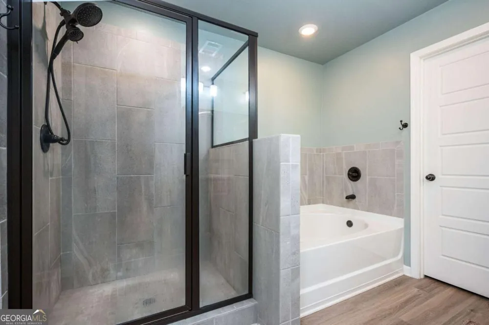 645 Everett LN Woodstock, GA 30188