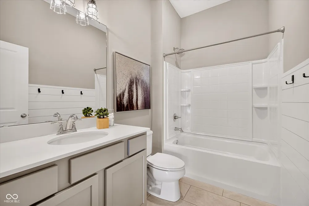 1523 Cloverdon Drive Westfield, IN 46074