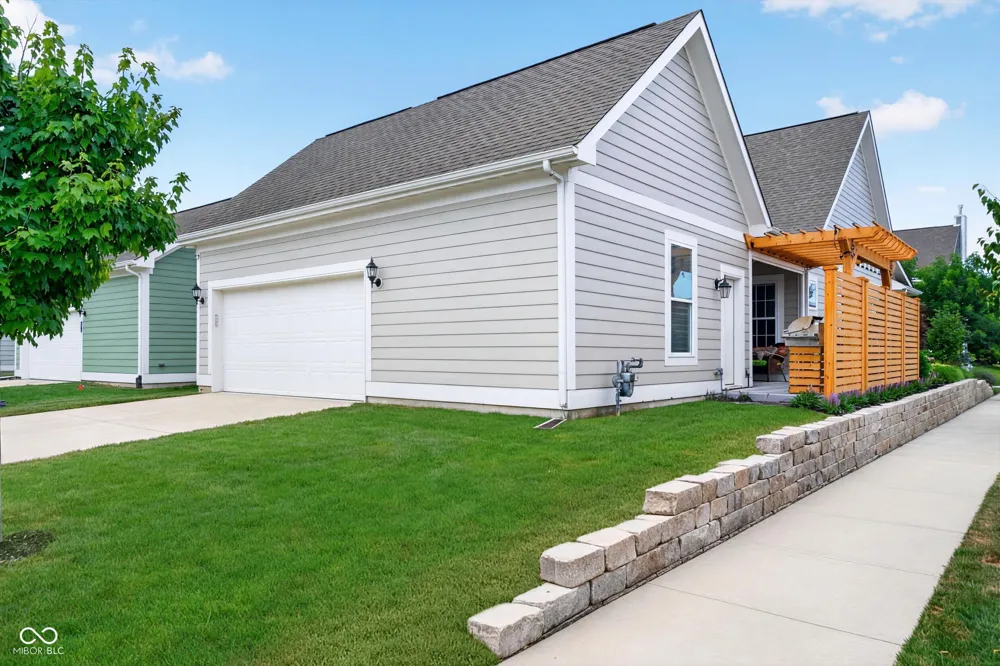 1523 Cloverdon Drive Westfield, IN 46074