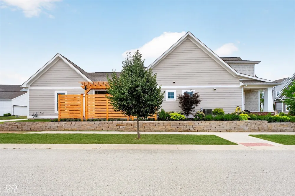 1523 Cloverdon Drive Westfield, IN 46074
