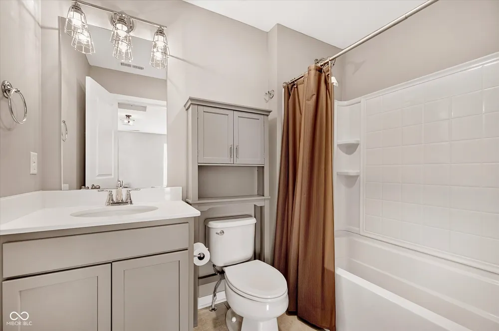 1523 Cloverdon Drive Westfield, IN 46074