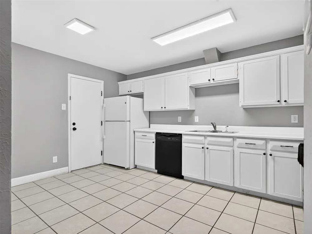 817 Pebble Beach Drive Garland, TX 75043