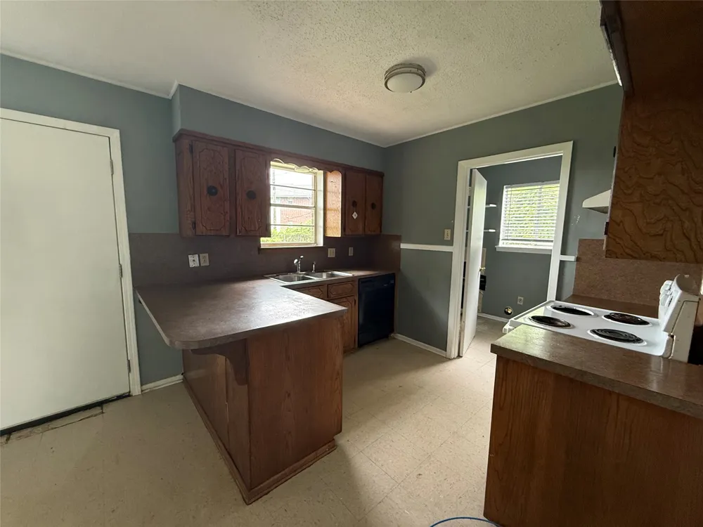 4911 Dahlia Drive Bossier City, LA 71111