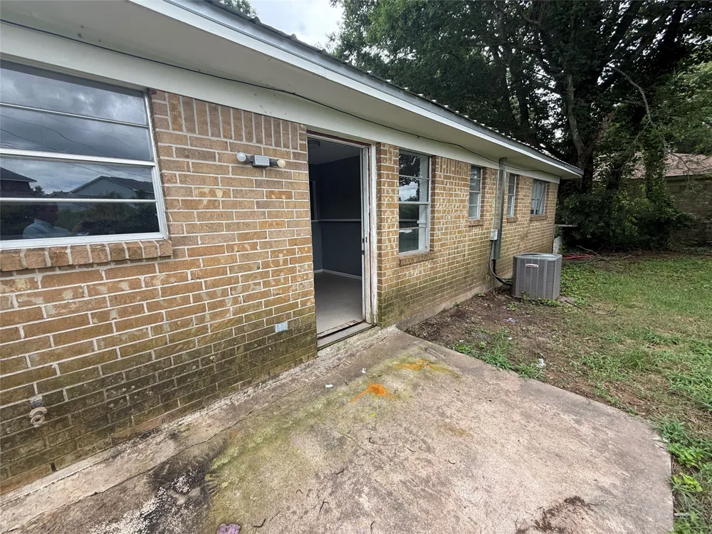 4911 Dahlia Drive Bossier City, LA 71111