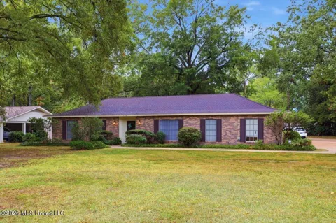 144 Colonial Circle