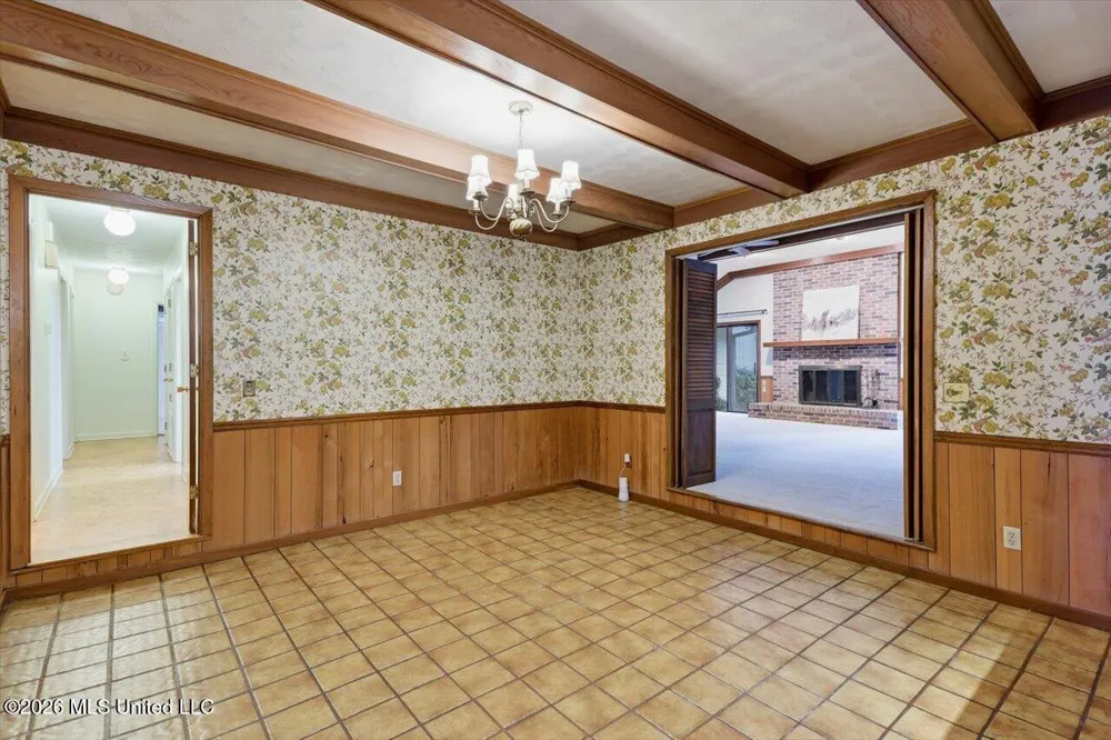 144 Colonial Circle Jackson, MS 39211