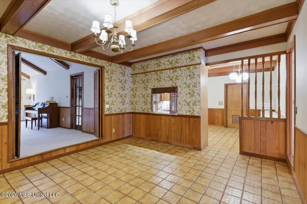 144 Colonial Circle Jackson, MS 39211