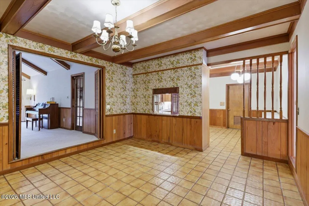 144 Colonial Circle Jackson, MS 39211
