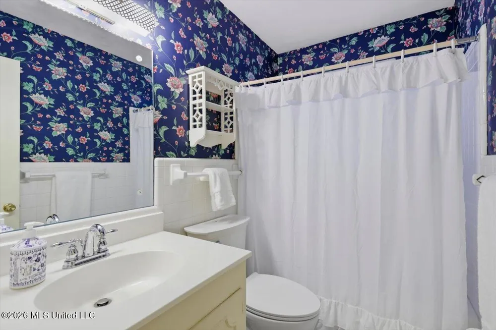 144 Colonial Circle Jackson, MS 39211