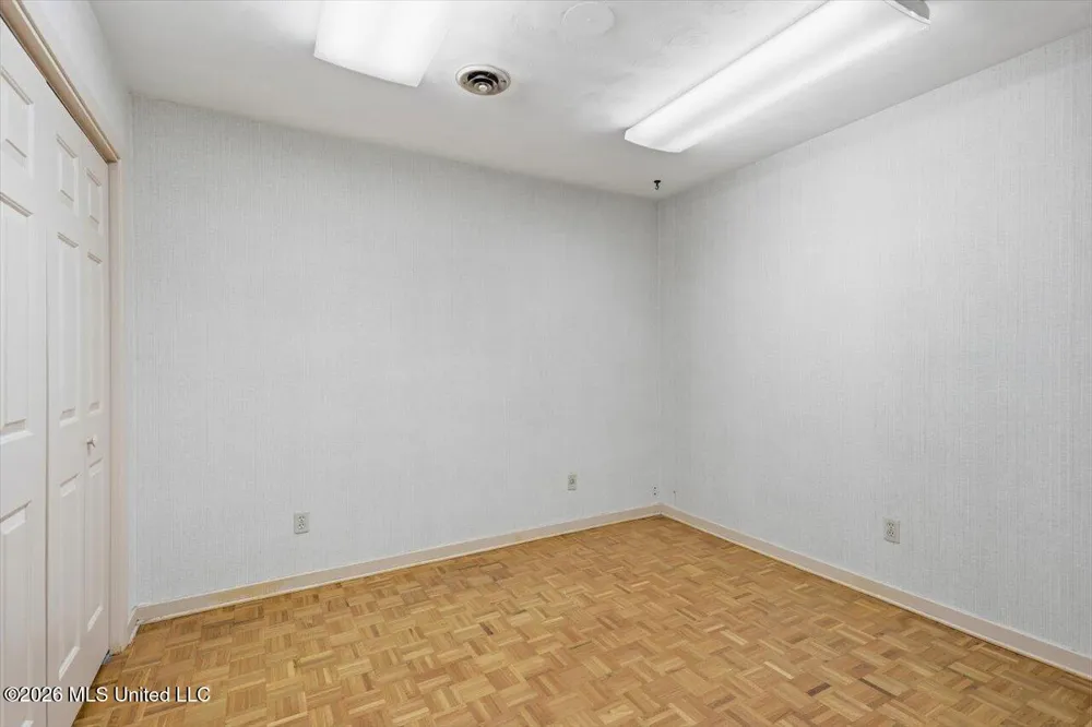 144 Colonial Circle Jackson, MS 39211