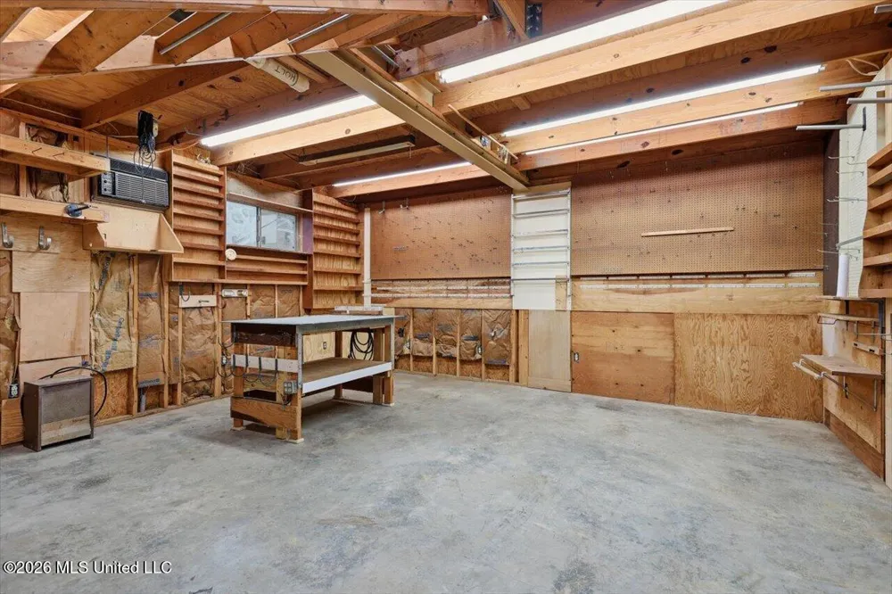 144 Colonial Circle Jackson, MS 39211