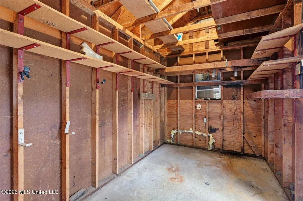 144 Colonial Circle Jackson, MS 39211