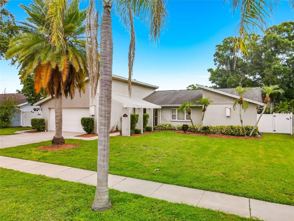 1855 DEL ROBLES TERRACE Clearwater, FL 33764