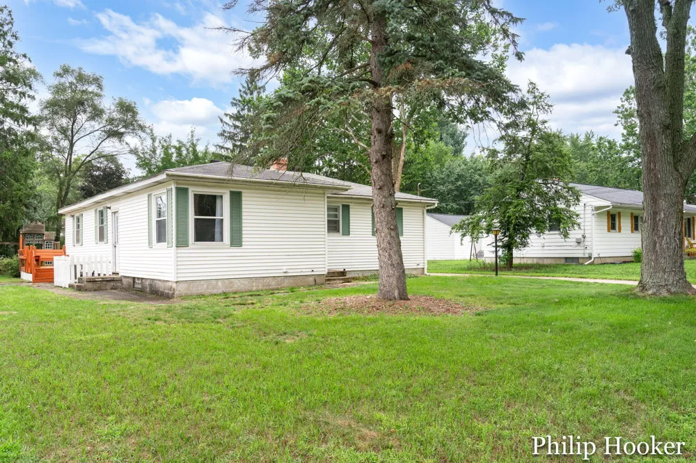 1383 Katrina Drive SE Kentwood City, MI 49508