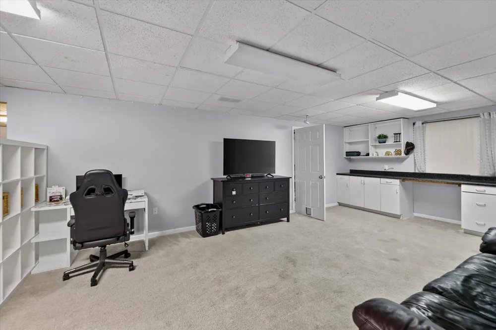 4239 Suffield Woods Avenue Portage City, MI 49002