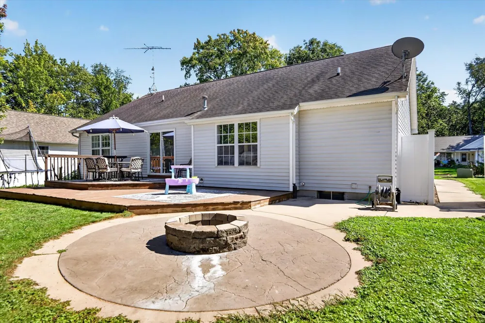 4239 Suffield Woods Avenue Portage City, MI 49002