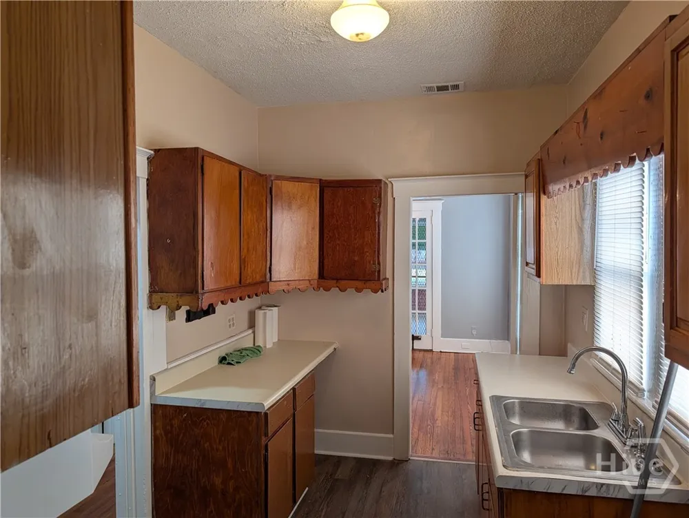 1237 E Anderson Street Savannah, GA 31404