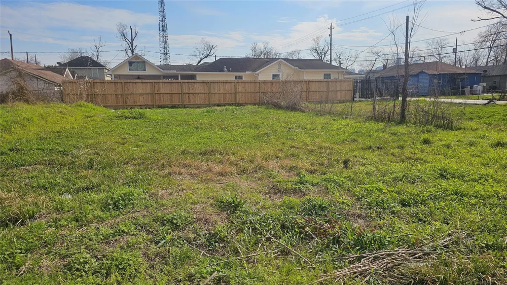 3208 Jewel Street Houston, TX 77026