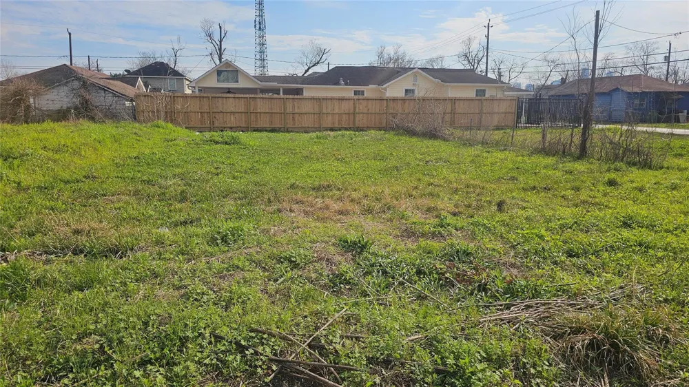 3208 Jewel Street Houston, TX 77026
