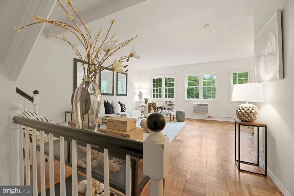 3319 VALLEY DRIVE Alexandria, VA 22302