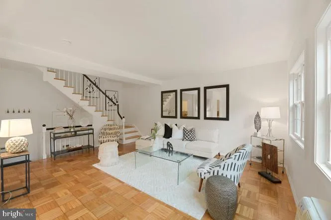 3319 VALLEY DRIVE Alexandria, VA 22302