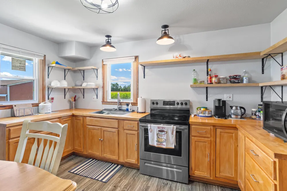 1061 Litchfield Road Quincy, MI 49082