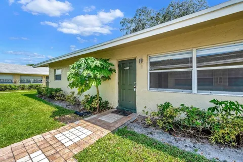 635 Kathy Ct