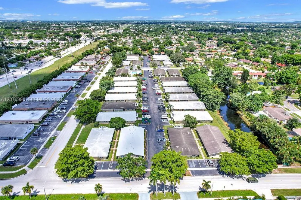 635 Kathy Ct Margate, FL 33068