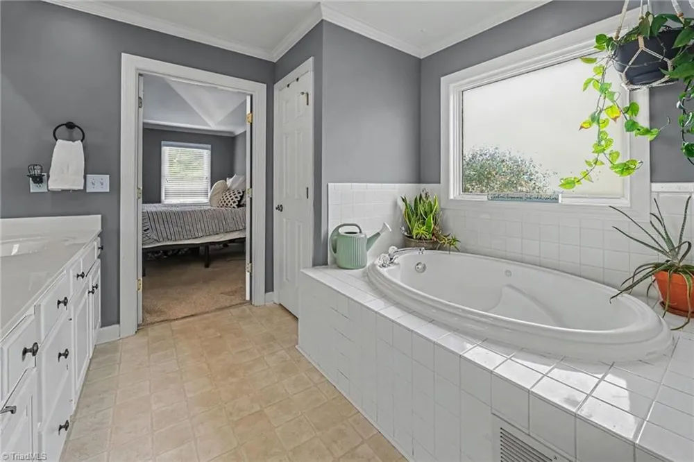 124 Glen Oaks Drive King, NC 27021