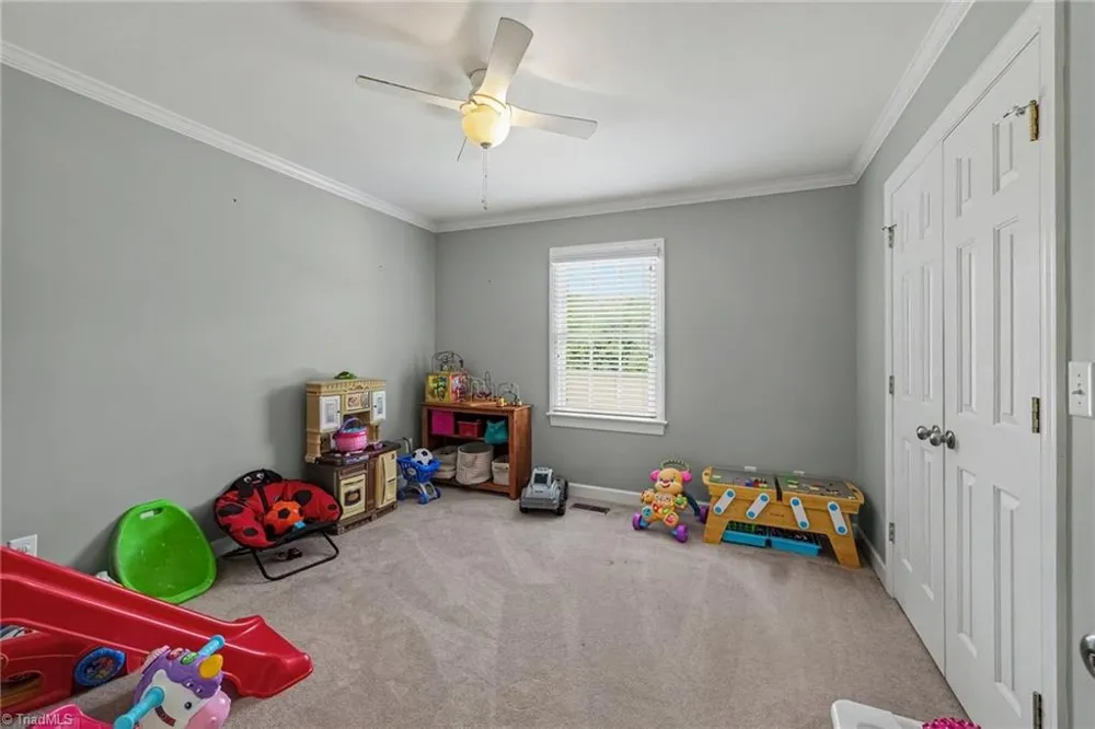 124 Glen Oaks Drive King, NC 27021