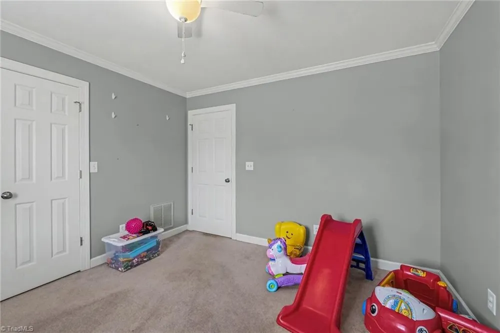 124 Glen Oaks Drive King, NC 27021
