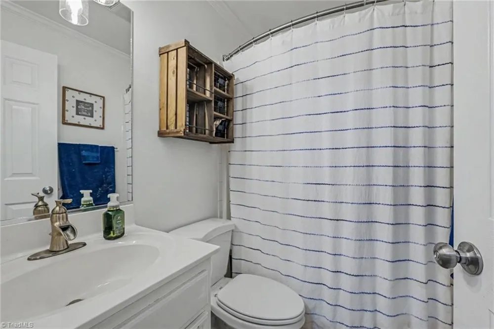 124 Glen Oaks Drive King, NC 27021