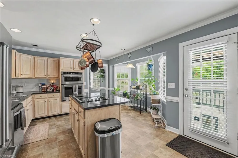 124 Glen Oaks Drive King, NC 27021
