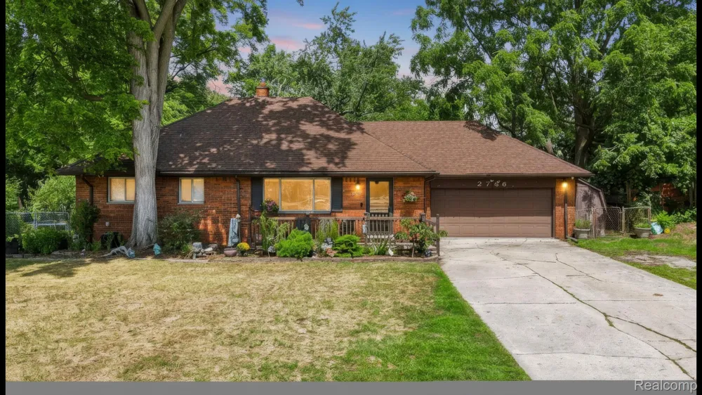 2766 W Huron Street Waterford Charter Township, MI 48328