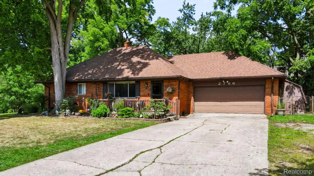 2766 W Huron Street Waterford Charter Township, MI 48328