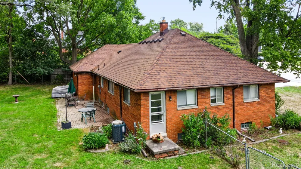 2766 W Huron Street Waterford Charter Township, MI 48328