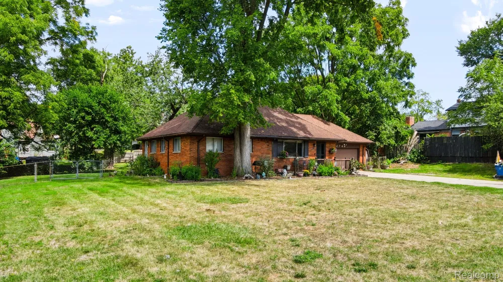 2766 W Huron Street Waterford Charter Township, MI 48328