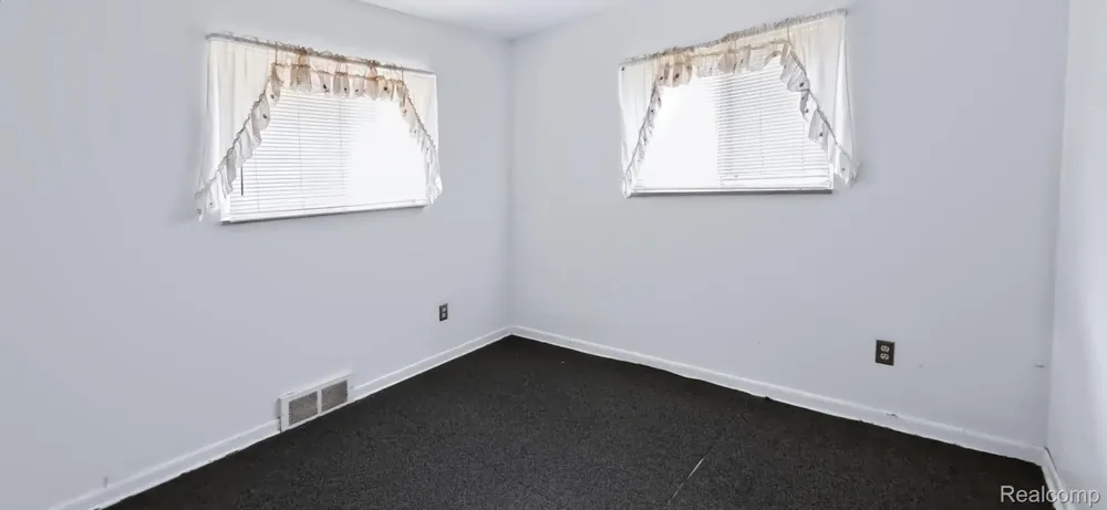 2766 W Huron Street Waterford Charter Township, MI 48328