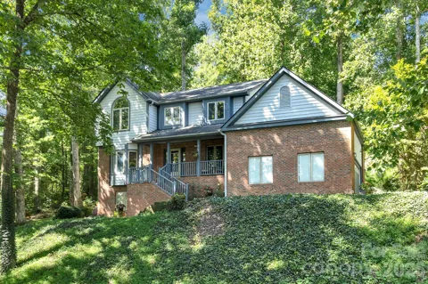 25 Weston Heights Drive