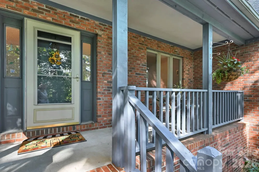 25 Weston Heights Drive Asheville, NC 28803