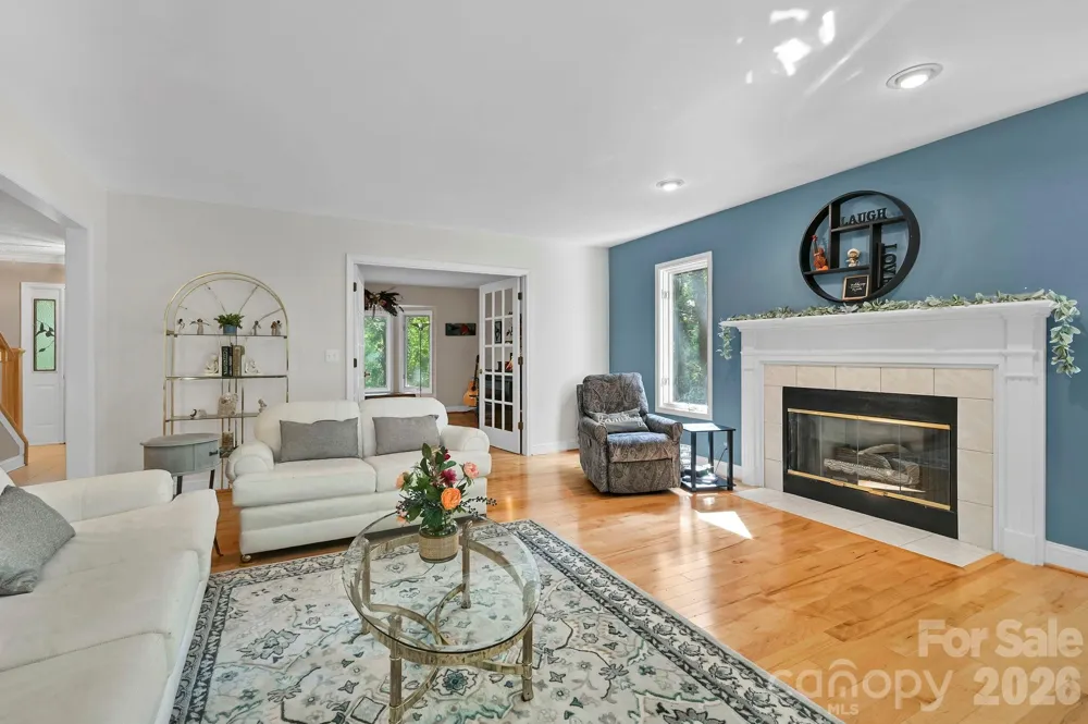 25 Weston Heights Drive Asheville, NC 28803